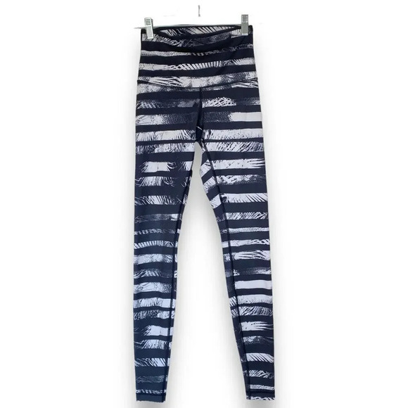 LULULEMON Wunder Under Shady Palms Leggings Black White Tropical Beach Size 4 - Picture 1 of 6